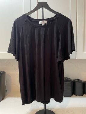 Magaschoni Black Flutter Short Sleeve Tee (0027)